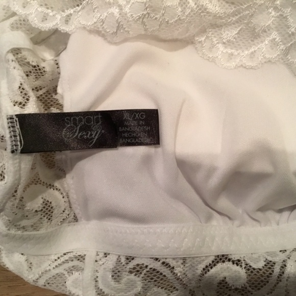 Women’s White Lace Deep V Bralette Bra - Picture 8 of 8